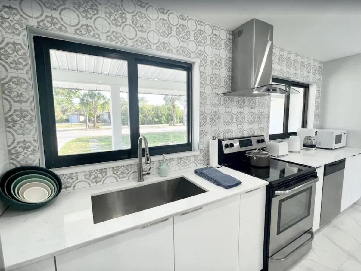 فيلا Family-Friendly Cape Coral Oasis With Pool! المظهر الخارجي الصورة